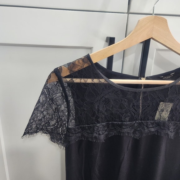 Ann Taylor Black Lace Yoke Tee XS - Picture 2 of 5